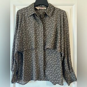 Tess women’s 12 polyester button up long sleeve gray and white blouse